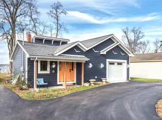 9109 McGregor Rd, Pinckney, MI 48169