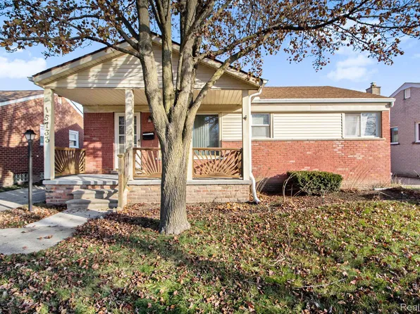 15733 Cameron St, Southgate, MI 48195