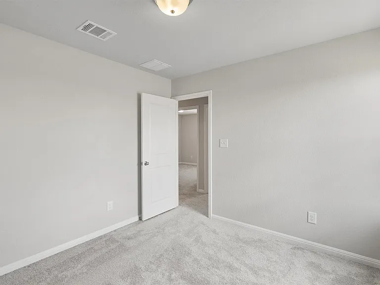 209 Golden Plains Pkwy — Photo 8