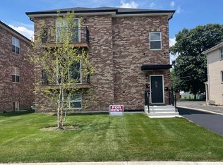 4534 Sunnyside Ave #2, Brookfield, IL 60513