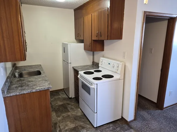 Alice Apartments, 1916 Main St #14, Saskatoon, SK S7H 0L8