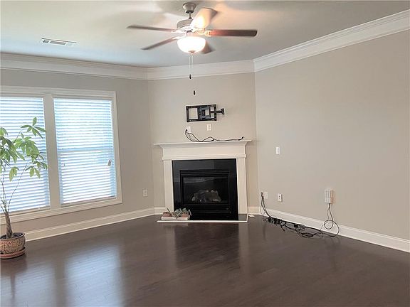 3rd image of 2668 Village Park Bnd