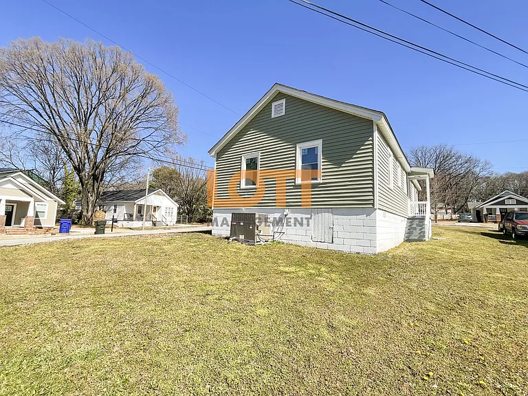 1 Hollywood Cir — Photo 22