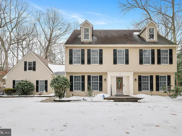 1 Bradford Dr, Shamong, NJ 08088