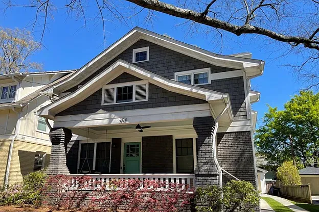 204 Cambridge Ave — Photo 1