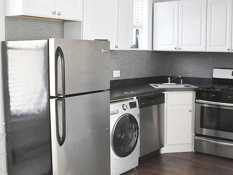 3845 N Greenview Ave #5 — Photo 3