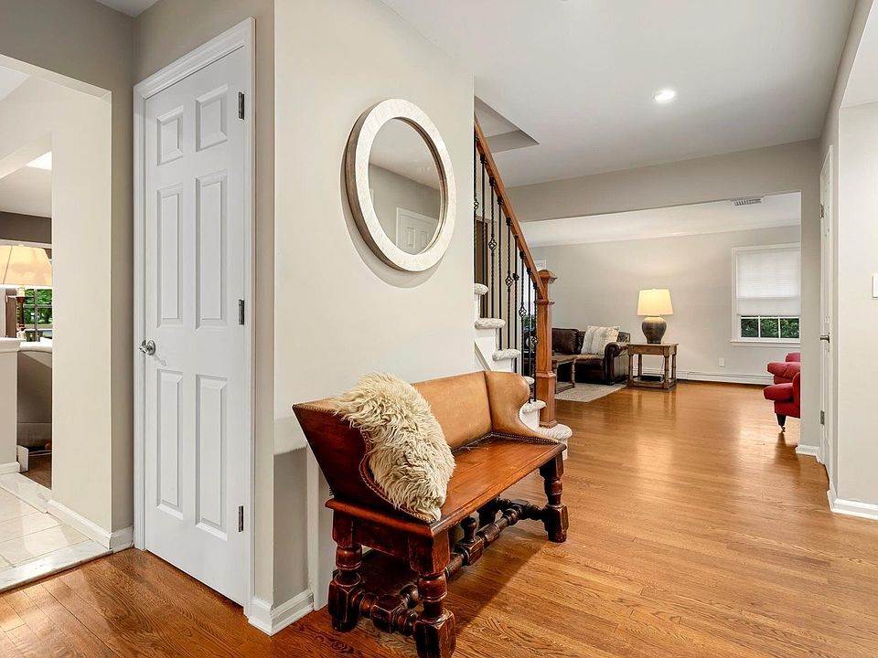 240 Plainview Rd, Woodbury, NY 11797 Zillow