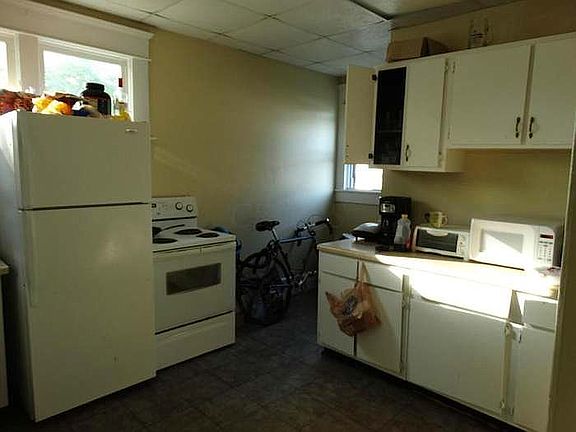 3rd image of 807 College Ave