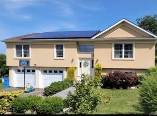 24 Shadybrook Ln, Waterbury, CT 06706