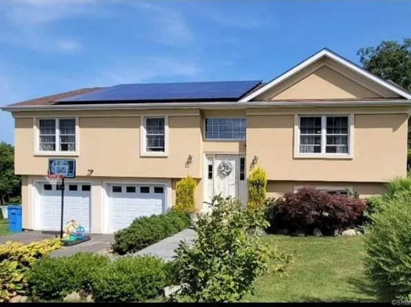 24 Shadybrook Lane, Waterbury, CT 06706