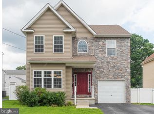 204 Sycamore Ave, Folsom, PA 19033