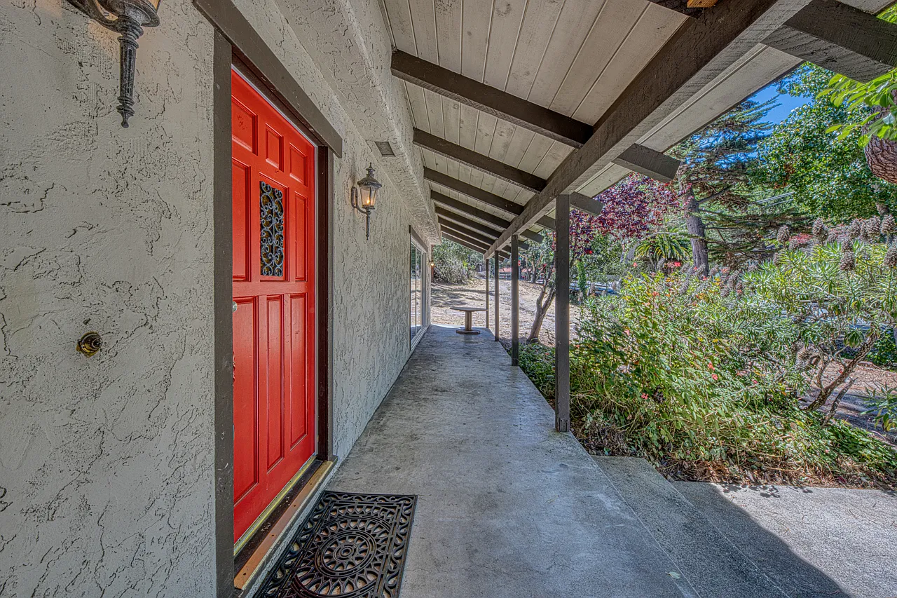 1095 Pacific Street - Property Level — Photo 3