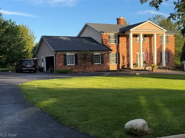 17315 Long Meadow Trl, Chagrin Falls, OH 44023
