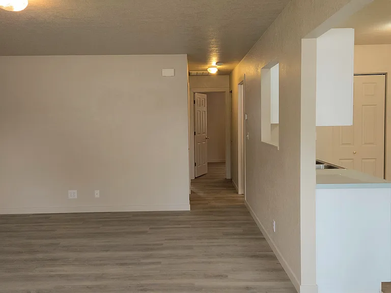 132 Southwest Blvd #C — Photo 9