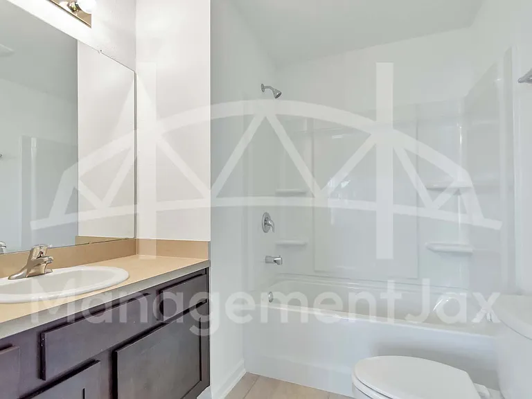 8335 Asteroid St — Photo 9