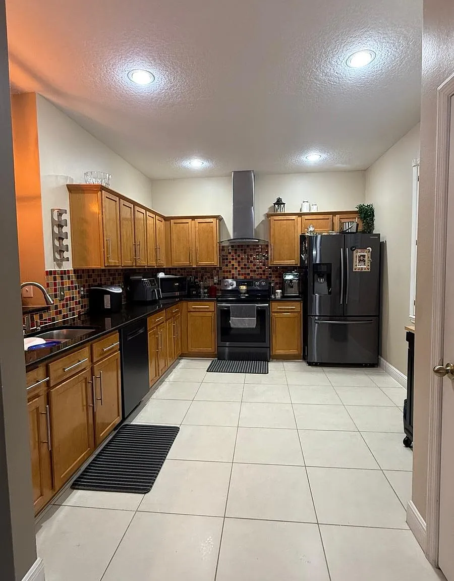 3 bed, 1588 sqft, $2,200 — Photo 4