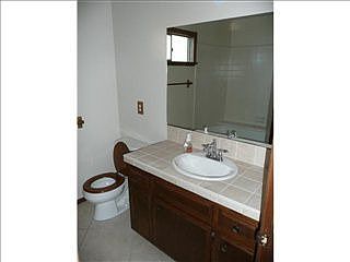 5th image of 3030 North Broadway