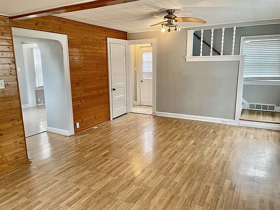 3rd image of 646 E Fairview Ave