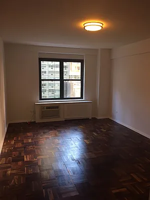 Rented by Solil Management | media 7