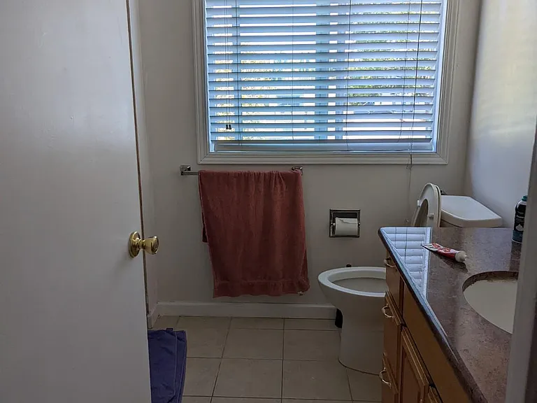 1013 Iris Ave — Photo 9