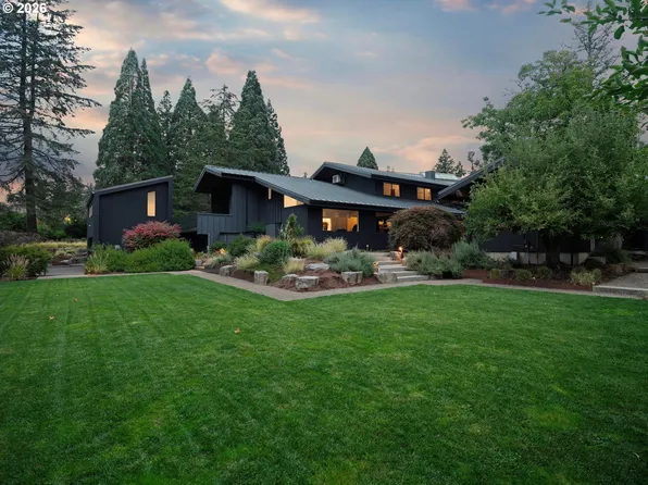 942 S Palatine Hill Rd, Portland, OR 97219