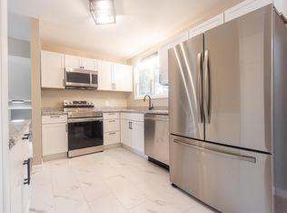 2712 SW Burnett Rd, Topeka, KS 66614