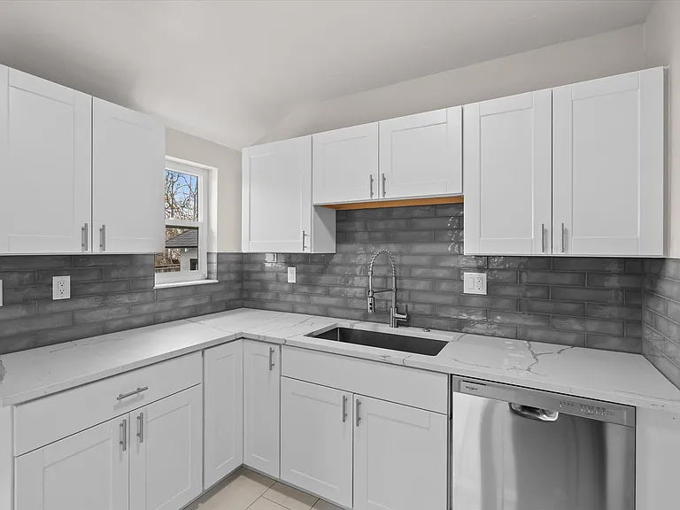 545 Modoc Ave — Photo 13