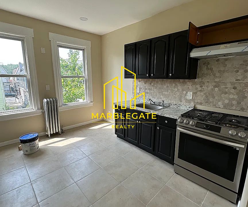 1st image of 164 S 11th St #22