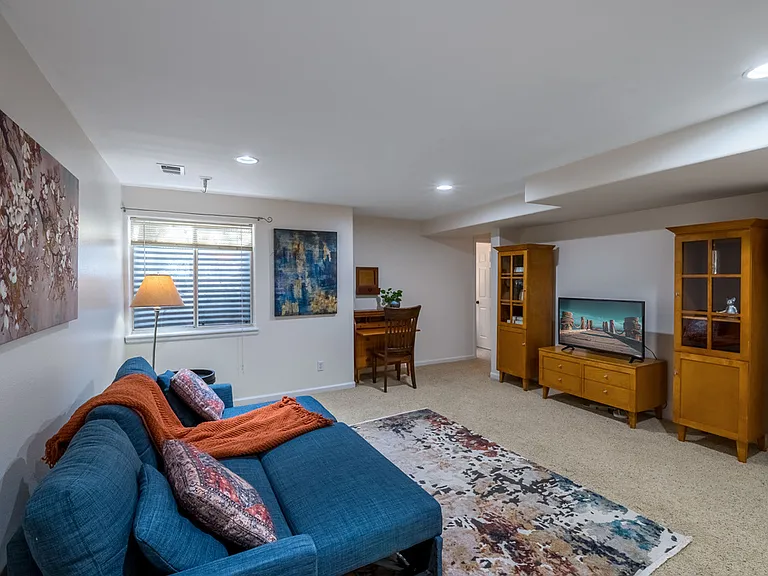 Bluestem Ct — Photo 9