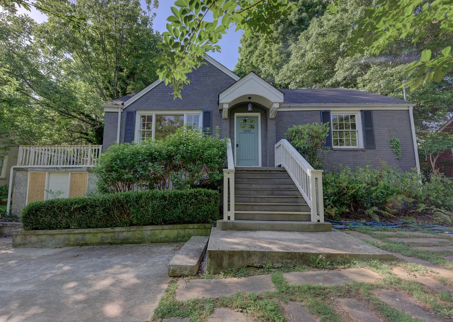 1561 Columbia Cir photo 1