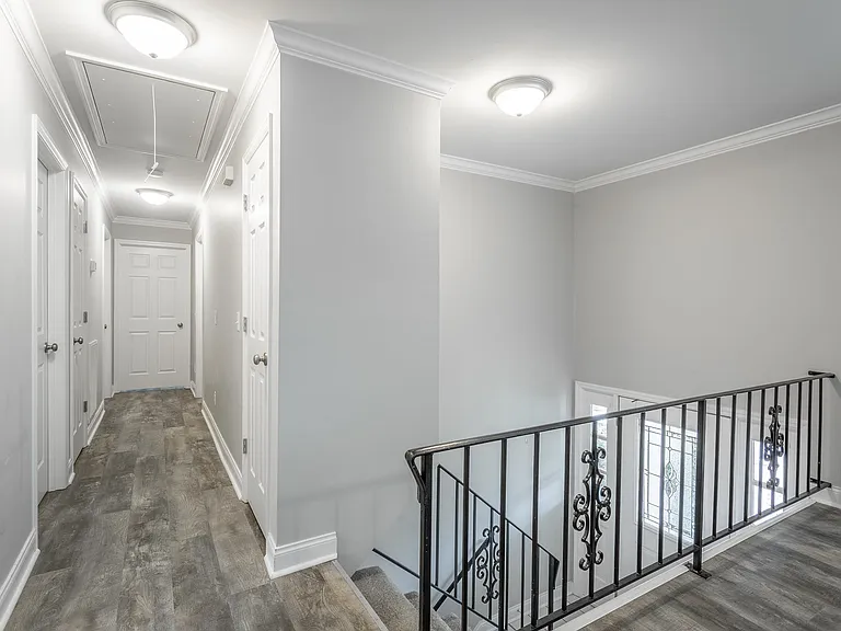 8214 Holly Crest Dr — Photo 22