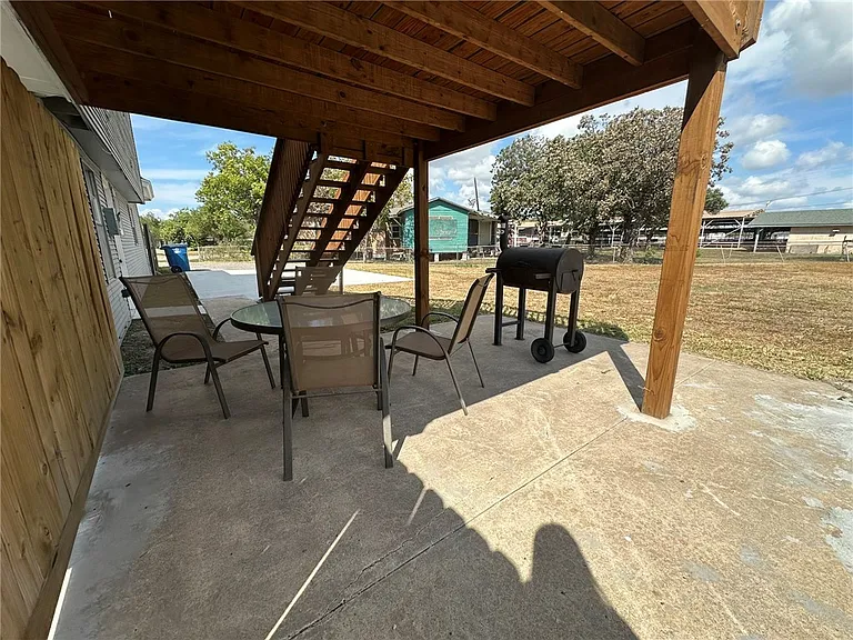 201 Volpe Cir — Photo 27