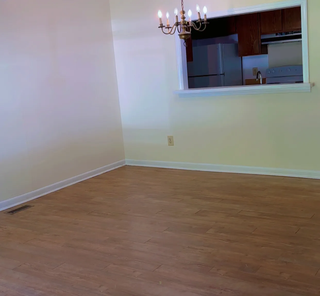 2 bed, 1.5 bath, 1000 sqft, $1,200 — Photo 2