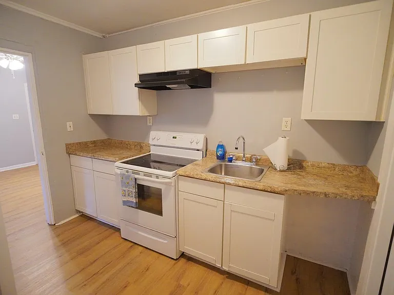 1308 Coleman St — Photo 6