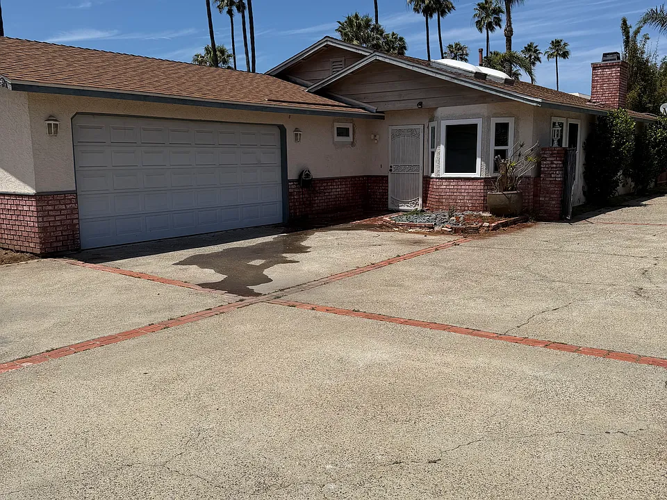 1044 Palm Ave
