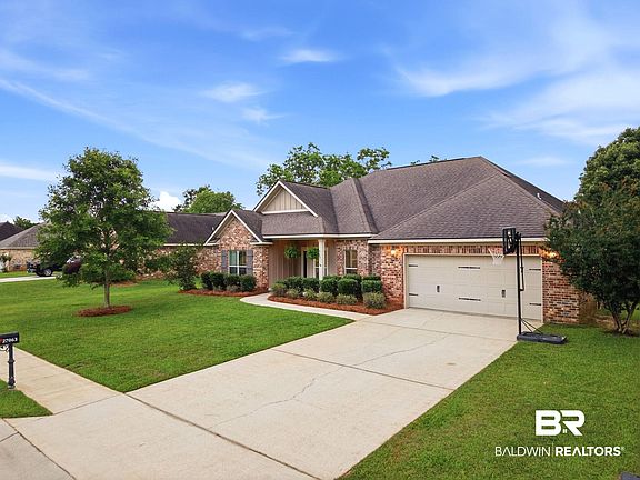 3rd image of 27063 Gramercy Ln