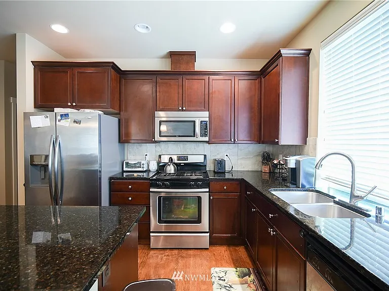 4803 NE 3rd Pl — Photo 9