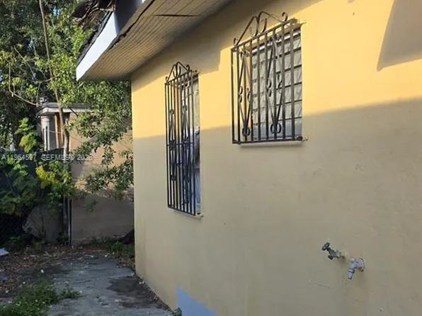 1511 NW 64th St, Miami, FL 33147