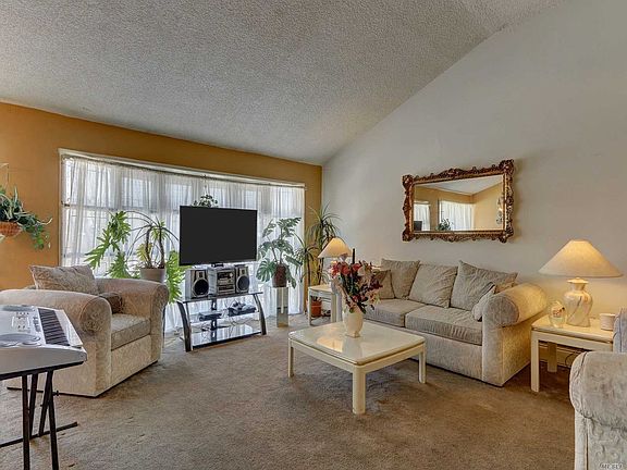 3rd image of 86 Hunters Ln