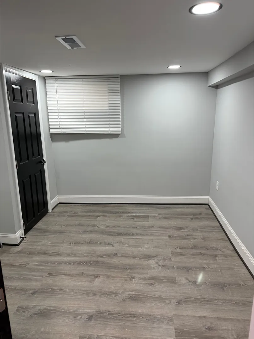 1228 Glyndon Ave $750 Available Room (Private Bath) — Photo 4