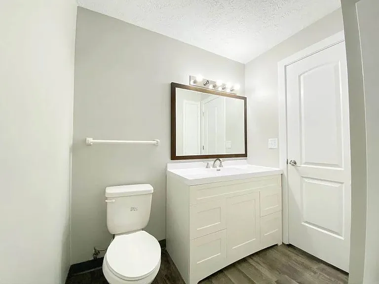 Fontainebleau Apartments — Photo 8