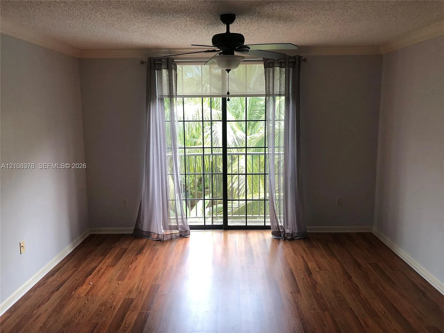 Regent Park Condo — Photo 4