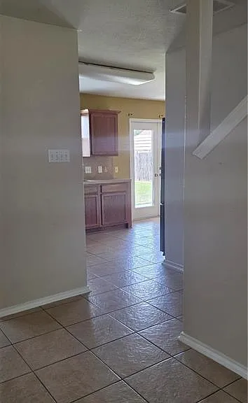 414 Rio Colorado St — Photo 5