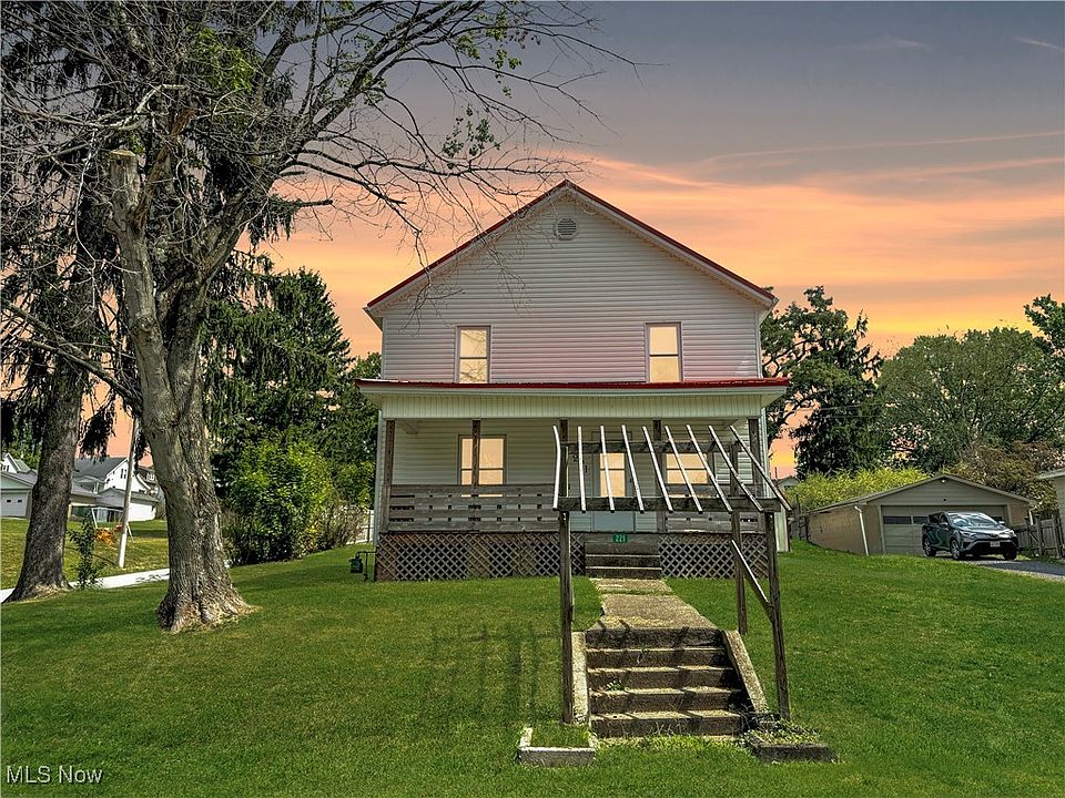 1st image of 221 Church St