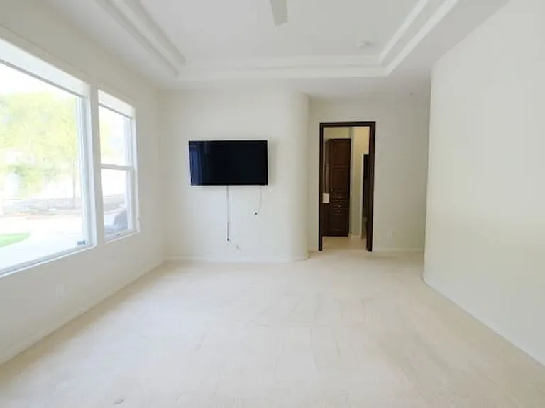 701 Loma Adria — Photo 11