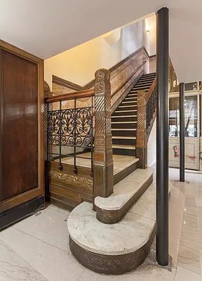 Sold by JCity Realty, LLC | media 4