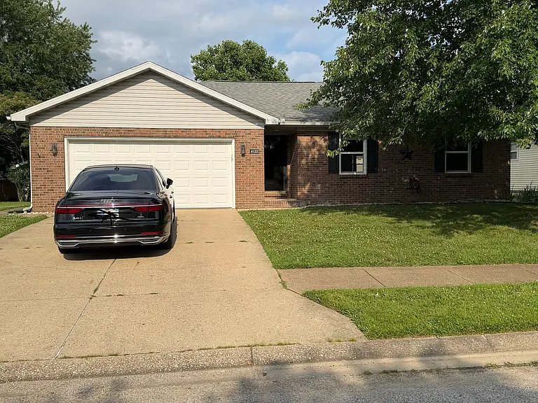 4122 Hedgewood Ct — Photo 1