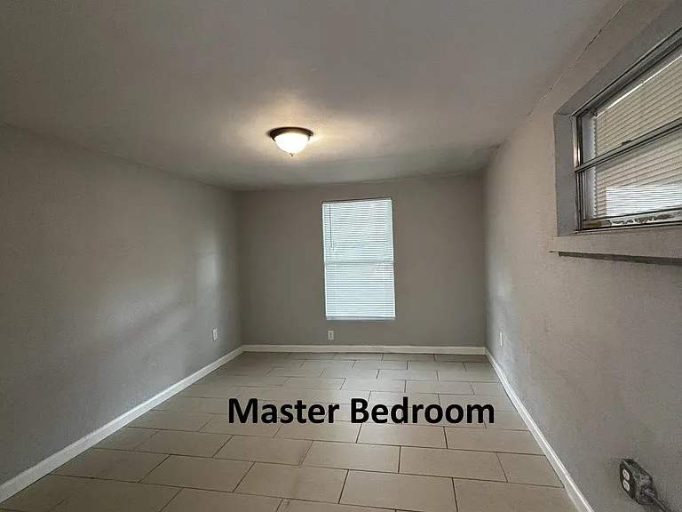 Master Bedroom - 5 E Golden St
