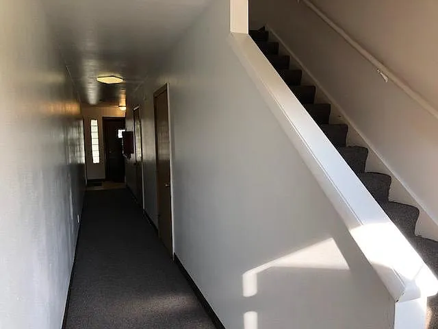 5550 N 27th St — Photo 3