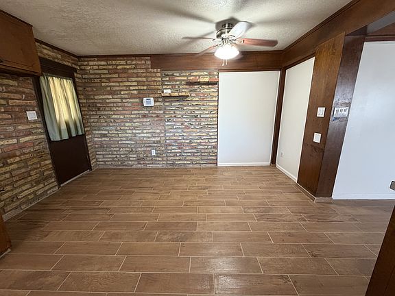 2nd image of 1044 Paradise Dr